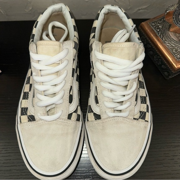 Vans Black and White Checkered Sneakers • Size: 7 - Picture 3 of 6